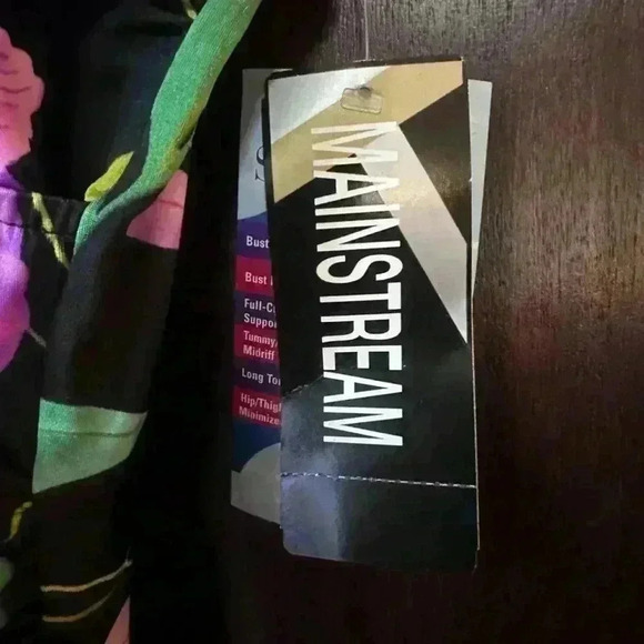 VINTAGE! He Mainstream Swimsuit Size 16 Black Pink Floral - Picture 3 of 10